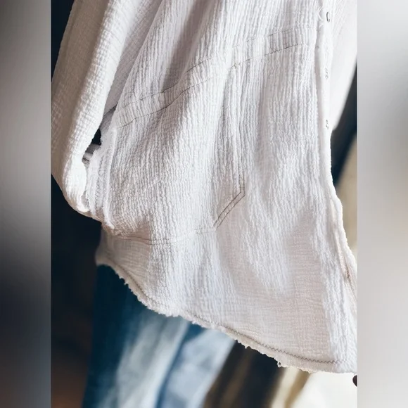 FREE PEOPLE SUMMER DAYDREAM BUTTON DOWN - Picture 10 of 11